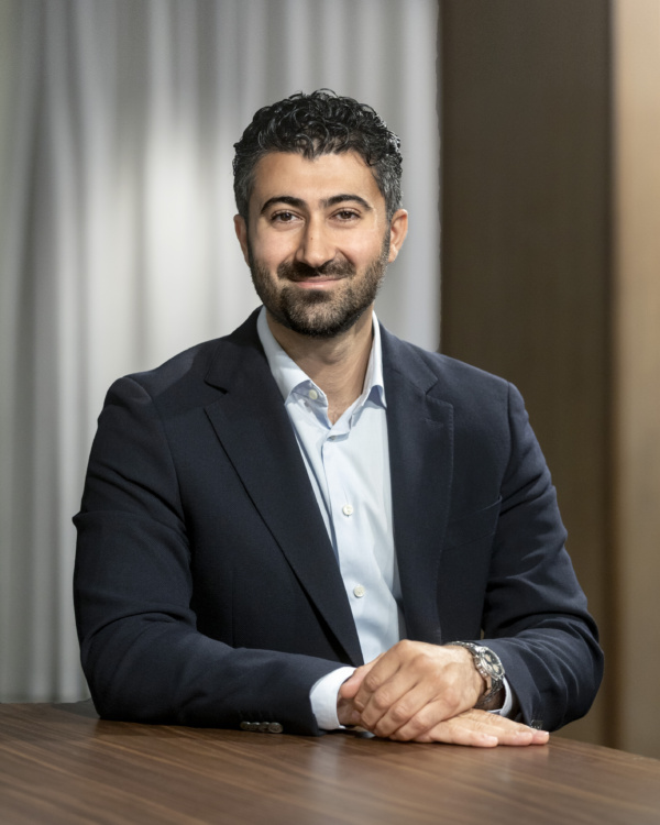 Ali Ali, transaktionschef